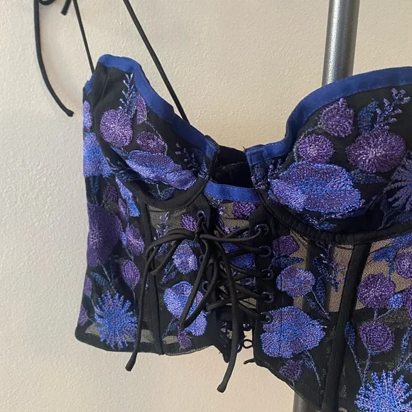 FL&L KAYLEE CROP TOP NWOT - Picture 6 of 11